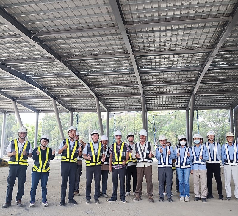 吳立森局長至楠梓區「藍田國小」視察新建工程，預計115年6月底完工，115學年度招收一至五年級232名學生。