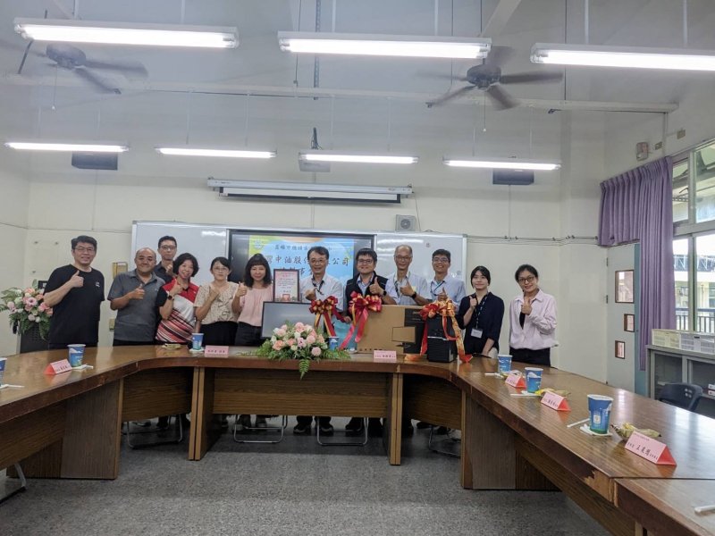 中油公司煉製事業部與五林國小一起為儀式劃下完美句點。