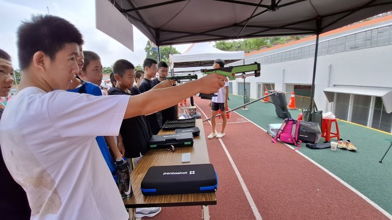 民眾參與運動項目體驗攤位。（運發局提供）