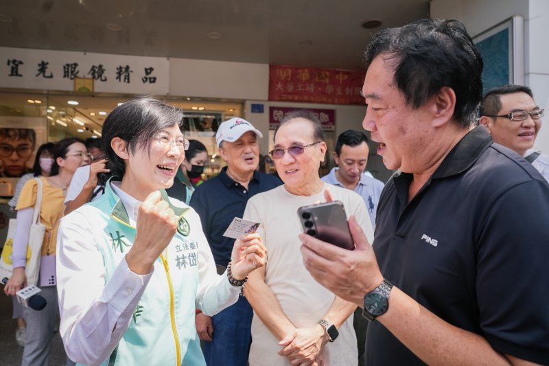 立法委員林岱樺今（27）日正式上架競選主視覺「大改革」，以一句「市民最大」彰顯參選決心。（林岱樺競選辦公室提供）