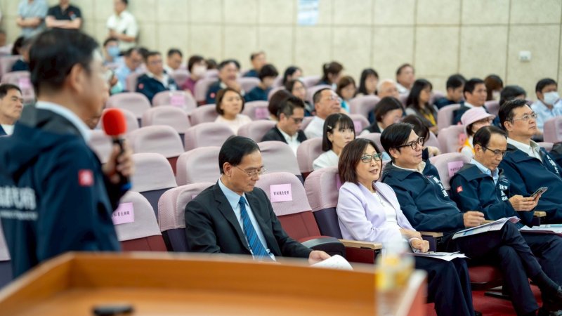 高雄市議會今（30）日舉行115年度總預算籌編說明會，市長陳其邁率市府團隊親自報告。（高雄市議會提供）