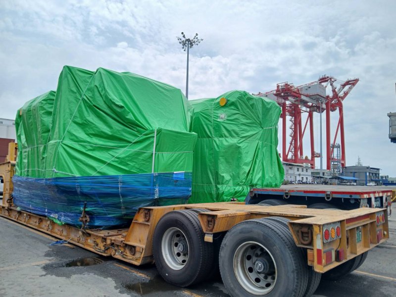 岡山路竹延伸線能源調度中心(BSS7)大型設備運輸及設備進場。（高雄捷運局提供）