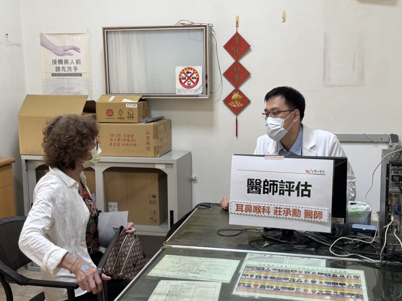 進駐岡山區衛生所提供流感、新冠肺炎及肺炎鏈球菌疫苗，並結合多項癌症篩檢。