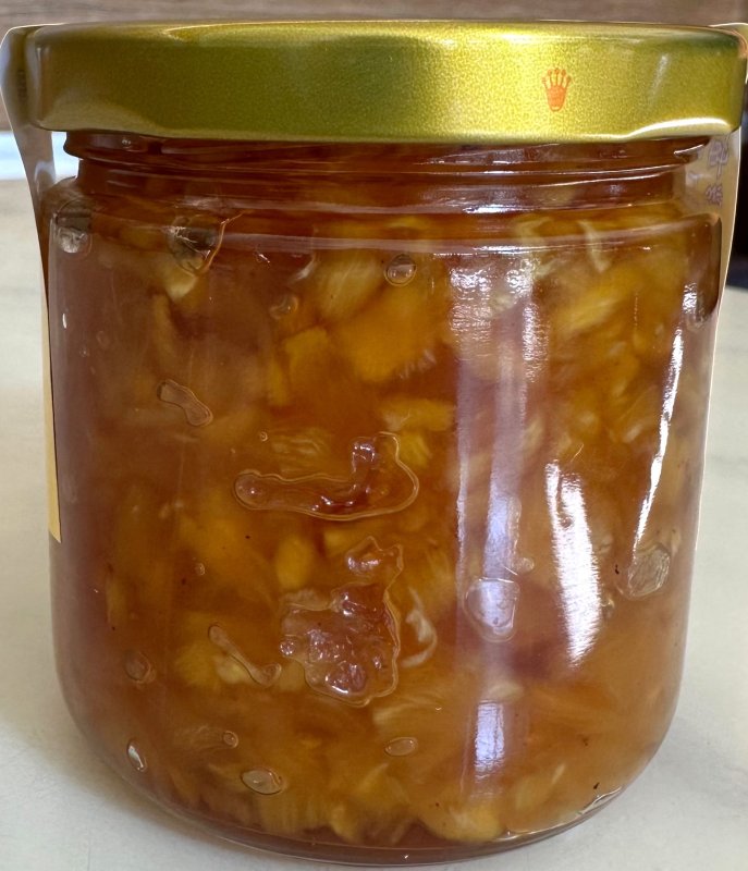 真福山主任潘智仁宣布，寄送真福山中央廚房手工製作鳳梨果醬至梵蒂岡獻予教宗，表達對教宗感謝與敬意。（黃山高攝）