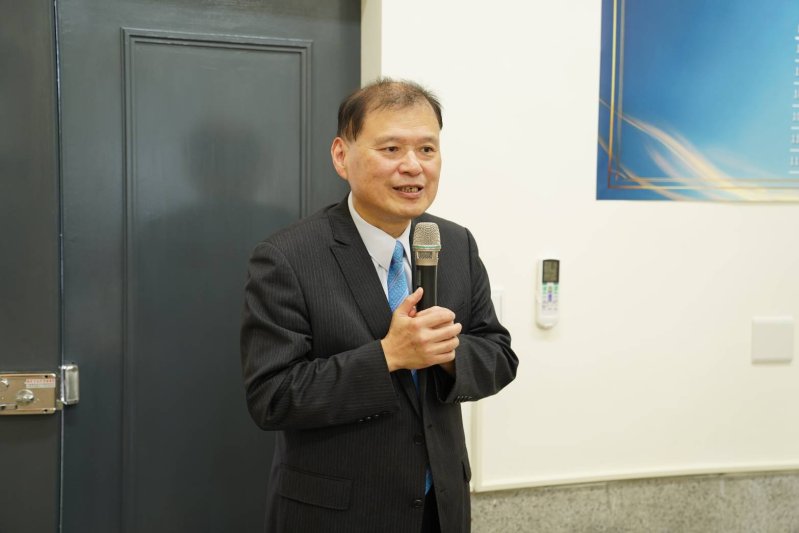 台灣知識庫董事長丘昌其強調，補教專業化是教育改革的延伸。