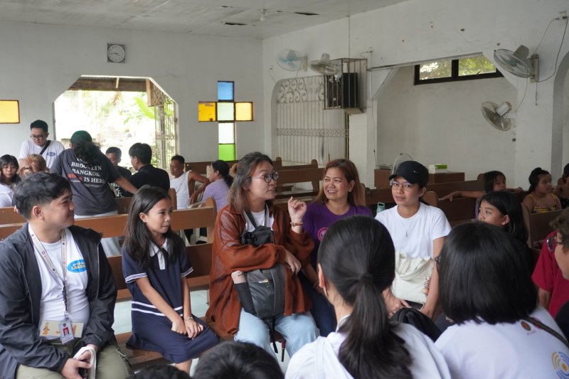 高醫大團隊與菲律賓大學空中大學分校共同前往 San Antonio社區進行交流訪問，讓學生親身體驗當地 Trolley Driver 的工作日常，並透過與居民的互動交流，更貼近當地生活與文化，感受社區的真實脈動。