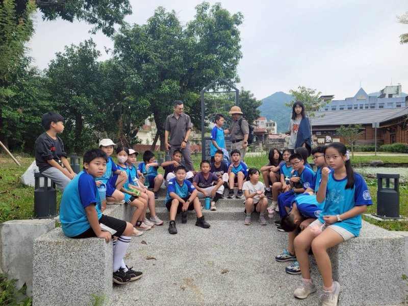 薛伯輝基金會攜手高雄市美濃國小，舉辦「走讀美濃」系列活動，帶領學生用雙腳與心靈閱讀家鄉文化。