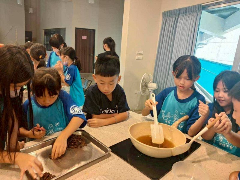 薛伯輝基金會攜手高雄市美濃國小，舉辦「走讀美濃」系列活動，帶領學生用雙腳與心靈閱讀家鄉文化。