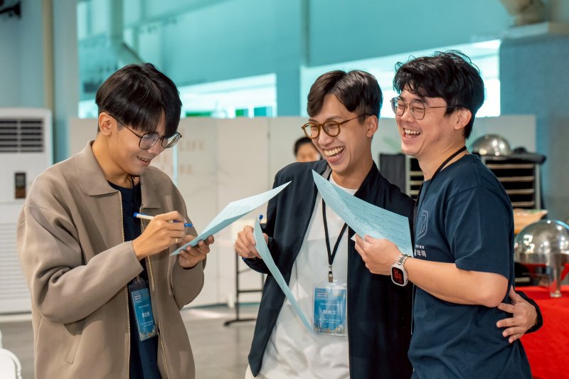 青年彼此交流經驗與想法，展現全國青年諮詢組織間的團結與連結。