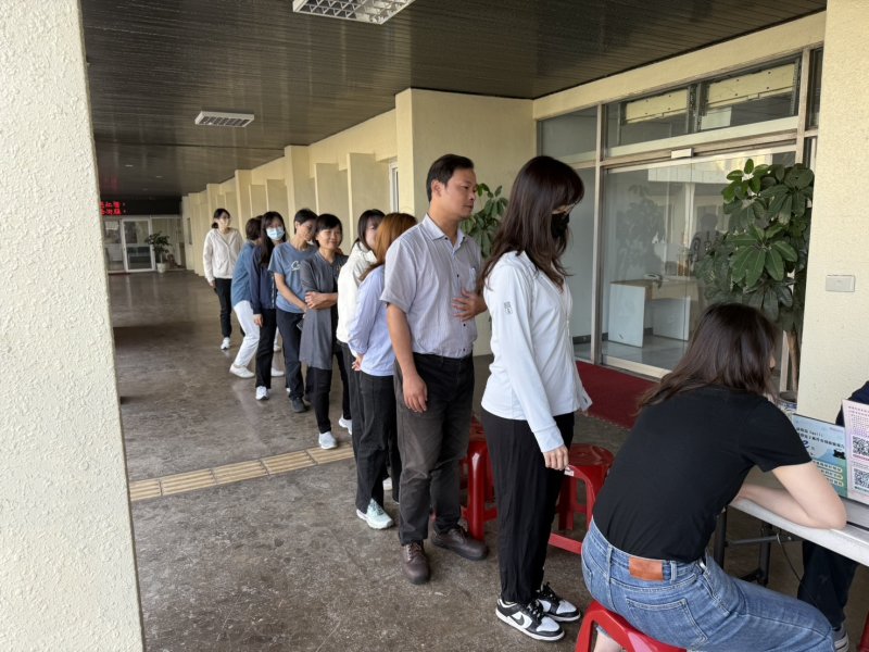 中油大林煉油廠熱血捐血，96位油人挽袖送暖