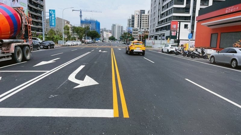 藍田路全面翻新亮相　高大特區路網升級更順暢。