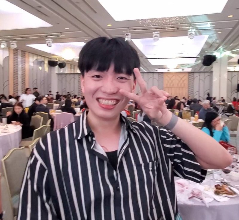 今年再被抽中二獎99999元，江威宏當場嗨到不行。（漾新聞記者陳雯萍攝）