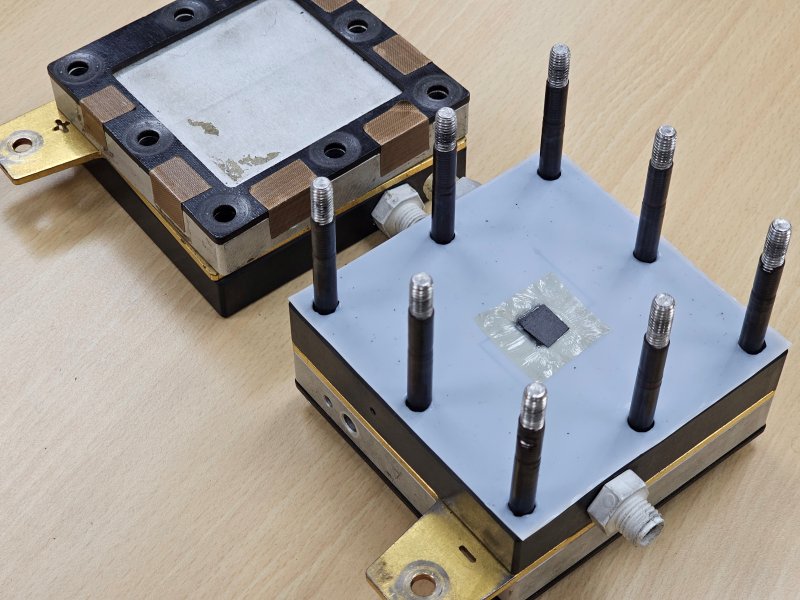 應用新型質子交換膜的燃料電池單電池。