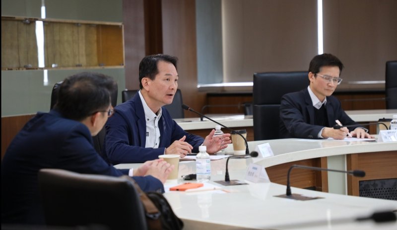 高科大模具系與台灣西門子、勢流科技 工程模擬產學合作儀式 高科大吳忠信校長致詞。