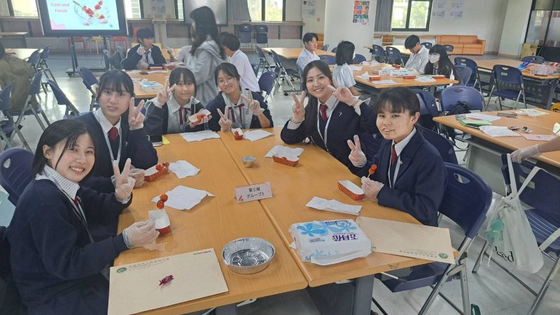 日本熊本學園附高中訪三民高中，雙語學伴開啟臺日科技交流新頁。（三民高中提供）