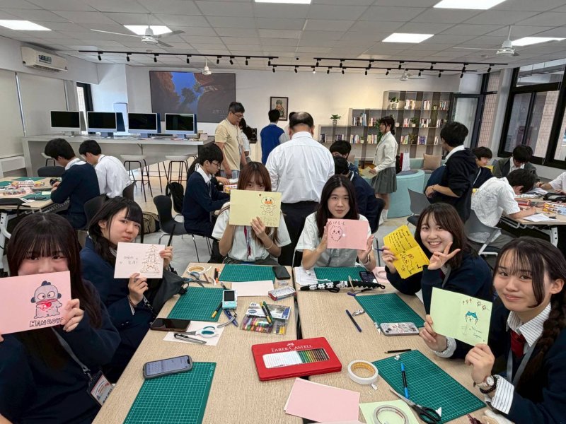 日本熊本學園附高中訪三民高中，雙語學伴開啟臺日科技交流新頁。（三民高中提供）