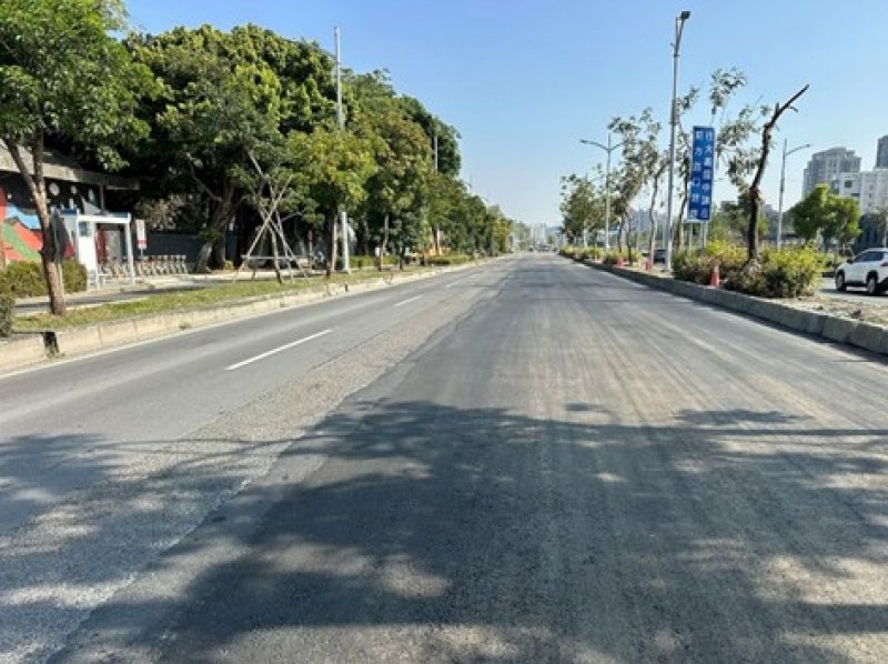 M11人孔 翠華路 (東門路與勝利路之間)