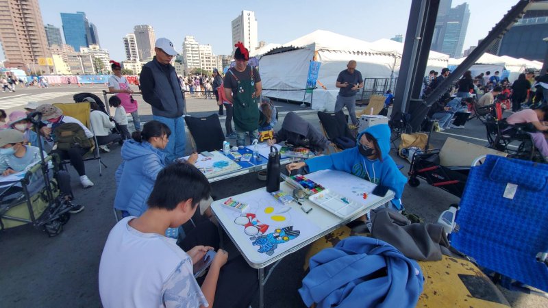 國中高中組寫生比賽。（漾新聞記者陳雯萍攝）