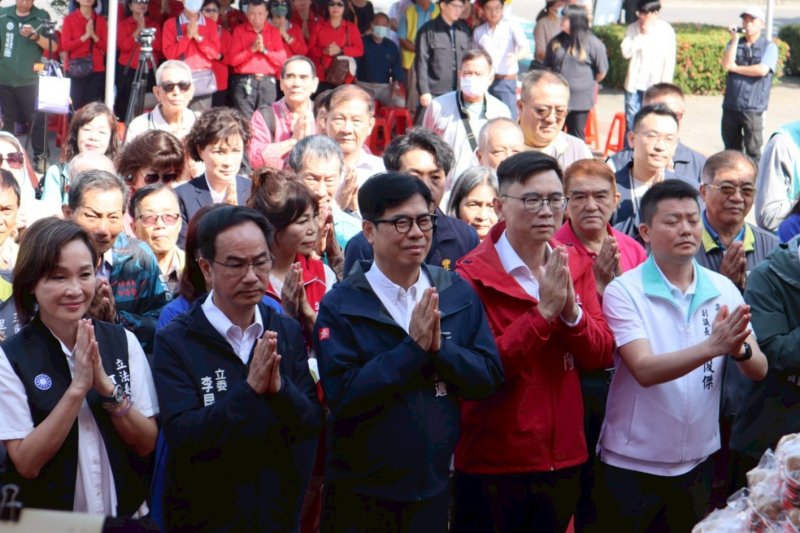  市長、立委、議會團隊及客家鄉親參與客家三獻禮。