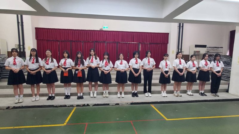 15位禮賓隊學生共同參與交流活動。(漾新聞記者陳雯萍攝)