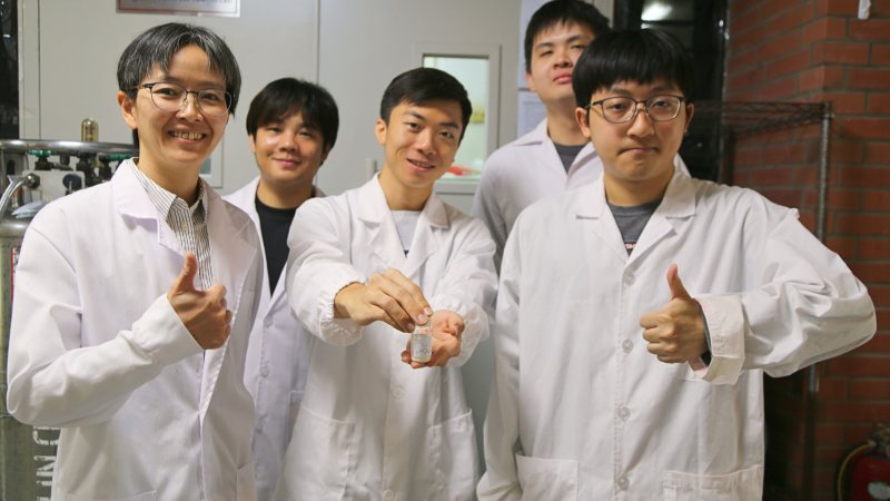 廖軒宏與林渝亞團隊研究成果獲權威期刊《應用化學》（Angewandte Chemie） 刊登。