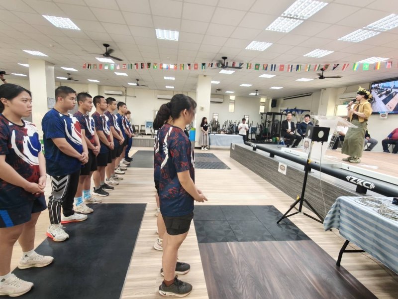 鼓山高中校長廖俞雲表示，近年舉重隊在全國中等學校運動會及青年盃賽事中屢創佳績，高女組更榮獲團體第一，多位選手突破個人成績並入選國家隊。此次場館升級，將進一步提升訓練品質，為學生提供更穩定的成長環境。