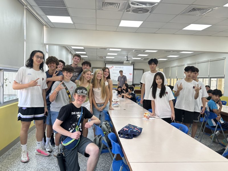 美國猶他州的格林峽谷高中Green Canyon High School，由Judy老師帶領23位學生及7位家長共31人組成訪問團，展開一場融合音樂、科技與運動的跨文化學習旅程。(漾新聞記者陳雯萍翻攝)