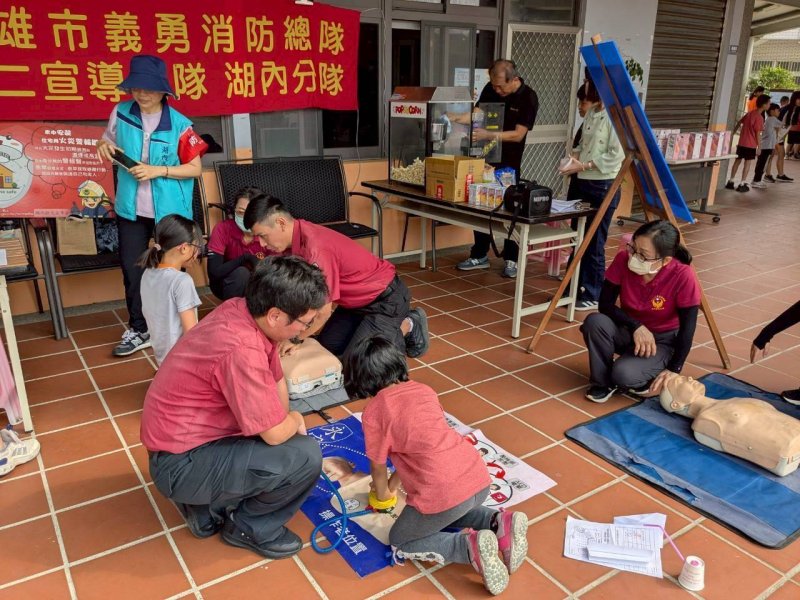 科學闖關點亮童年　三侯國小兒童節玩出知識力。(漾新聞記者陳雯萍翻攝)