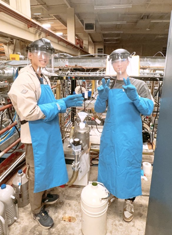 國立中山大學氣膠科學研究中心研究團隊於美國SLAC國家加速器實驗室進行合作實驗。