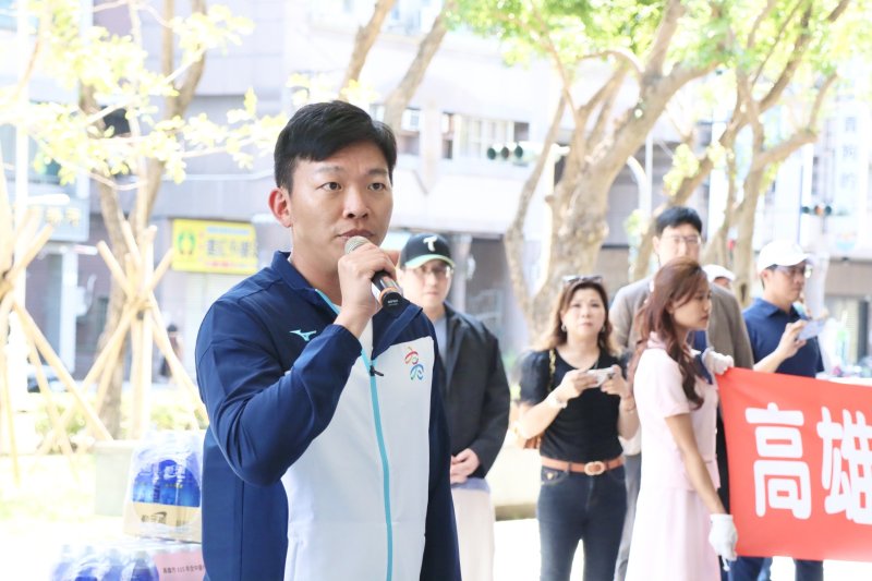 教育局長吳立森期勉選手全力以赴，旗開得勝。(漾新聞記者陳雯萍翻攝)