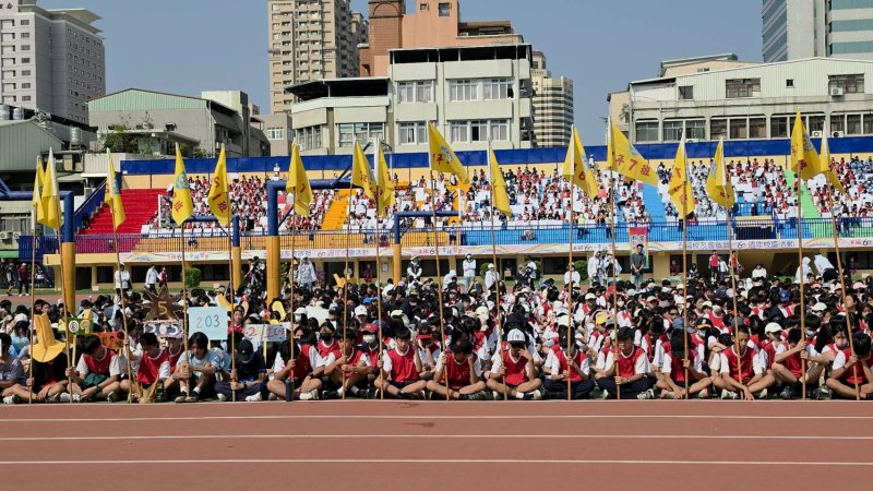 各界為五福國中超過50年的看台新生歡喜揭幕(漾新聞記者陳雯萍攝)