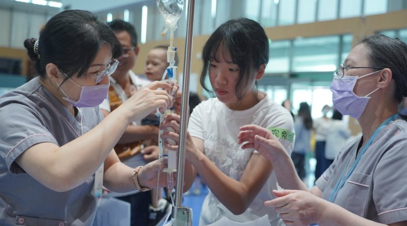 樹人醫專完免報到爆棚 千名親師生搶先體驗五專新生活。 樹人醫專完免報到爆棚 千名親師生搶先體驗五專新生活。