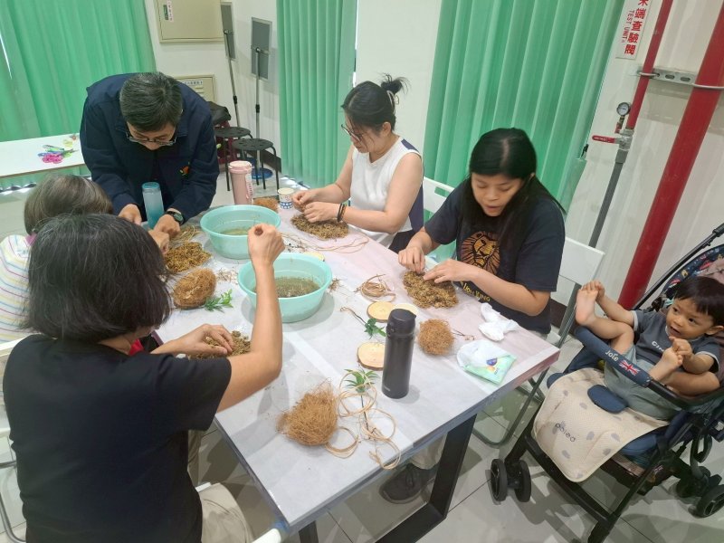 社區綠生活-香蕉絲水苔球。 社區綠生活-香蕉絲水苔球。