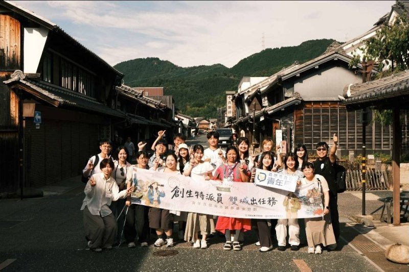 「創生特派員:雙城出任務」團員抵達日本岐阜縣美濃市後,與當地業師交流街區營造及地方創生經驗,展開日本海外見習行程。 「創生特派員:雙城出任務」團員抵達日本岐阜縣美濃市後,與當地業師交流街區營造及地方創生經驗,展開日本海外見習行程。