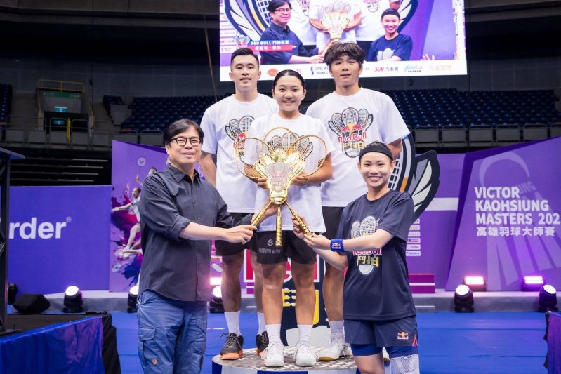 漾新聞|地主王柏崴封王！高雄羽球大師賽熱血落幕