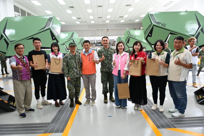 漾新聞|議員巾幗上陣！步訓部模擬射擊奪佳績