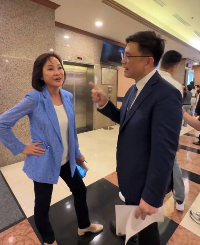 漾新聞|賴瑞隆突襲式追問要道歉 柯志恩：拜託像個大人！