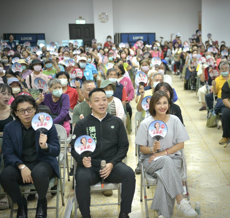 漾新聞| 邱議瑩推安心政策　親子部落客喊「高雄可以安心生」