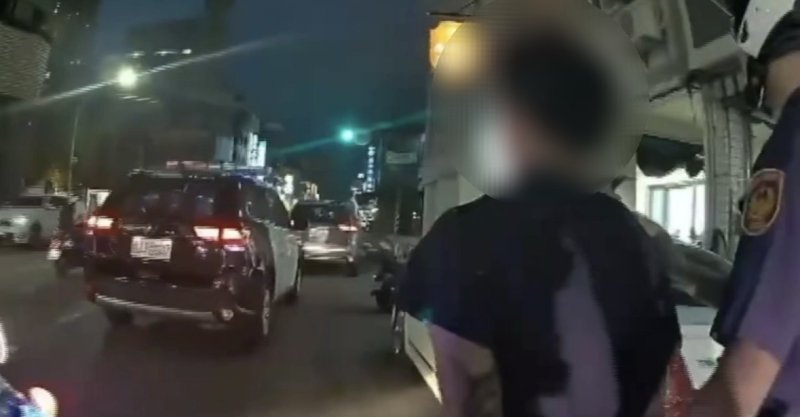 漾新聞| 夜路遇警竟加速逃逸！咖啡包毒嫌現行逮　疑涉公共危險