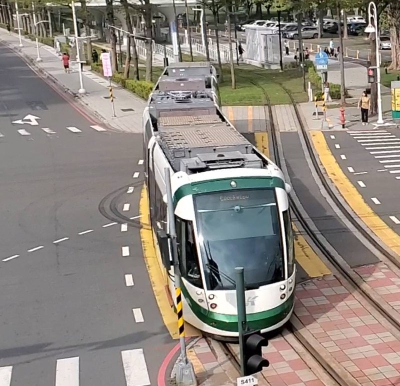 漾新聞｜小港站清晨大當機　通勤大亂流惹民怨