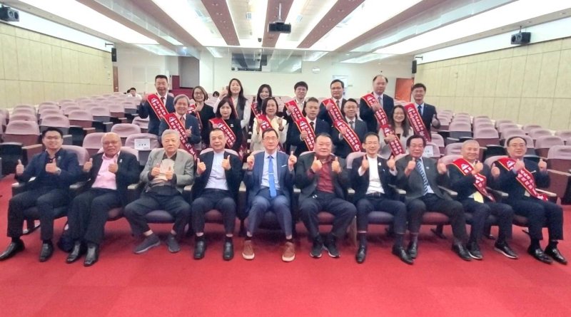 漾新聞|高屏傑出經理獎揭曉 AI與ESG新獎項18位企業菁英出列 金屬中心劉嘉茹獲頒特殊貢獻獎