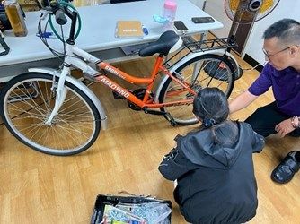 中市開辦身障職訓專班 多元課程助穩定就業、去年就業率達七成。 中市開辦身障職訓專班 多元課程助穩定就業、去年就業率達七成。