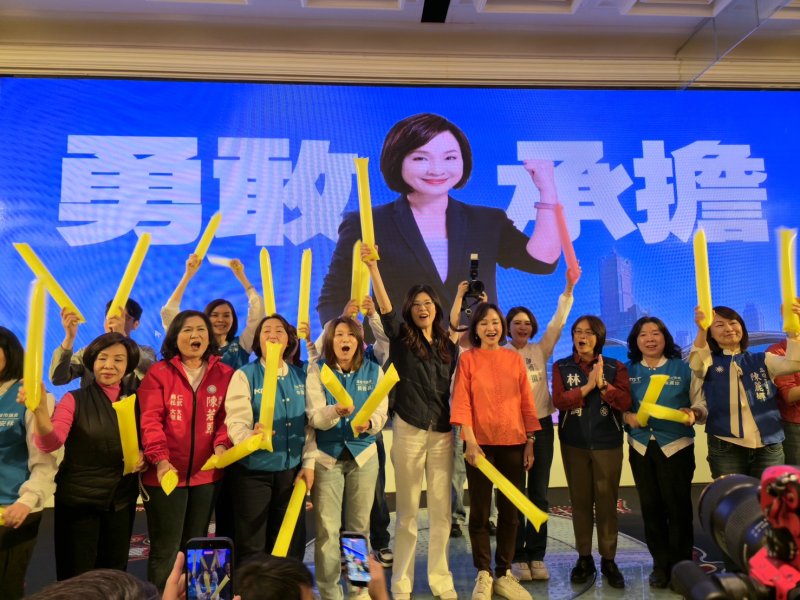 漾新聞｜鄭麗文南下高雄女力集結挺柯志恩　喊「有志一同翻轉高雄」