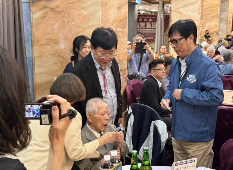 漾新聞| 98歲日籍老校友重返雄中 跨越八十年青春記憶在重聚夜全場動容