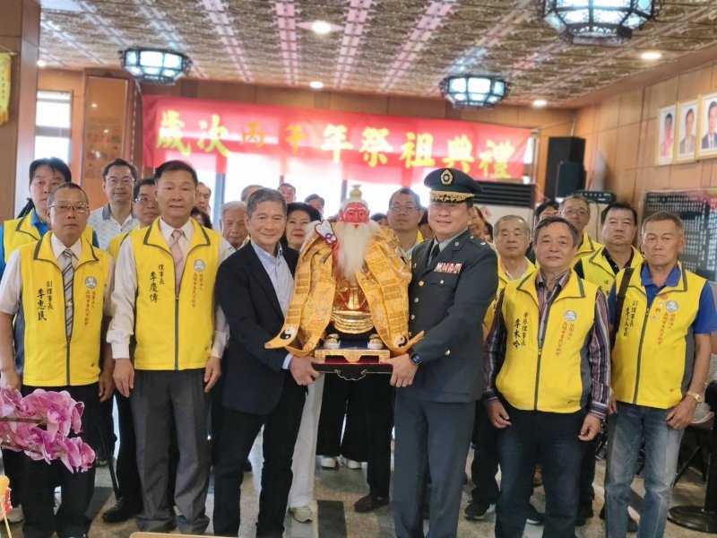 漾新聞|太上老君發爐四次顯神蹟 李氏宗親換新衫回位安座祭祖