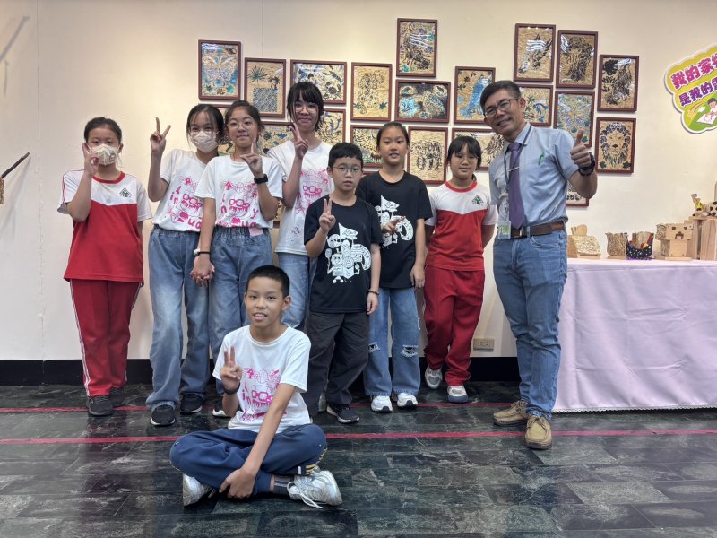 漾新聞| 林園國小美術班成果展登場 土地素材綻放創作能量
