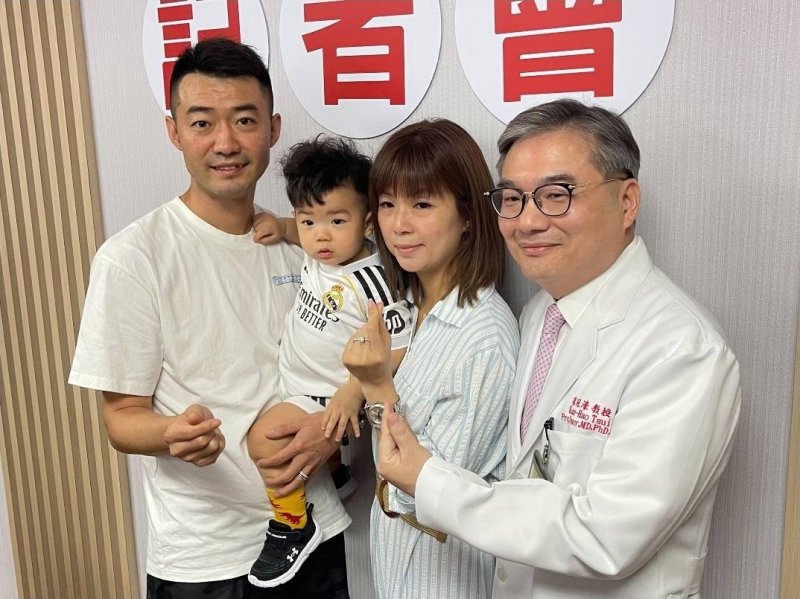 漾新聞｜45歲高齡求子逆轉 高榮精準醫療助鑲嵌胚胎誕健康嬰