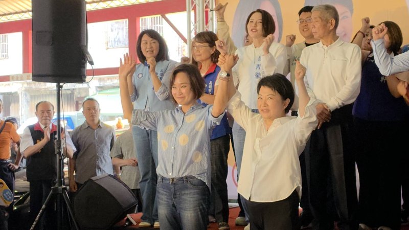 漾新聞|盧秀燕挺柯志恩慈德宮參拜媽袓　曝兩大推薦理由「媽媽心、深蹲高雄」