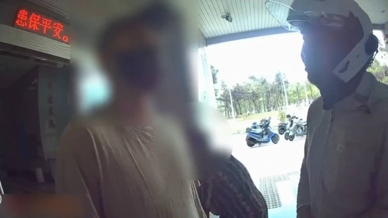 漾新聞｜新婚當天勇敢投案 鹽埕警柔性勸導助通緝犯回頭