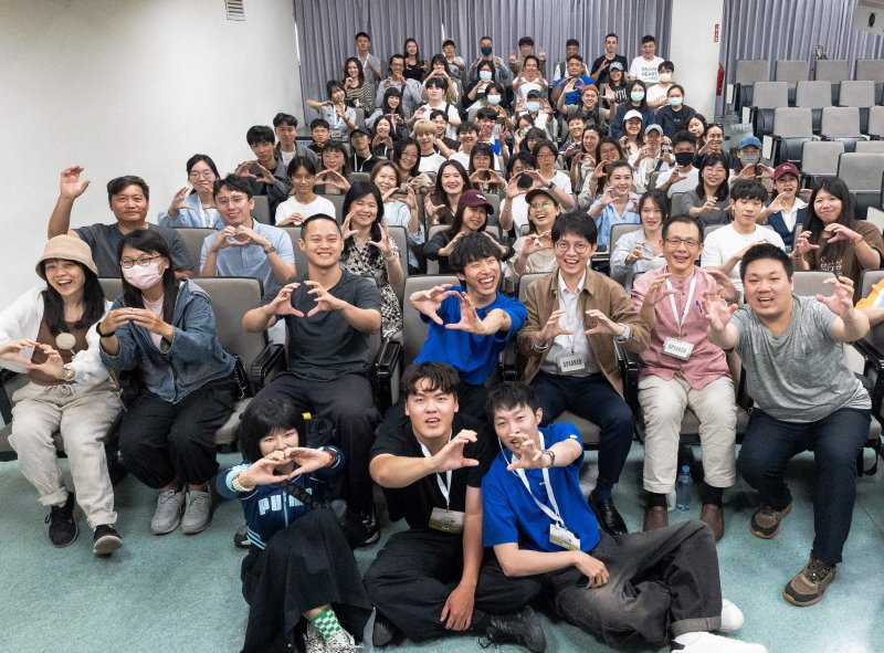 漾新聞|AI浪潮襲校園　高雄青年局攜手nuva開啟未來職場新戰場